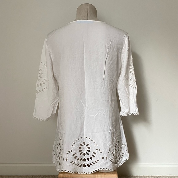 White Eyelet Swim Cover Size M - Picture 4 of 5